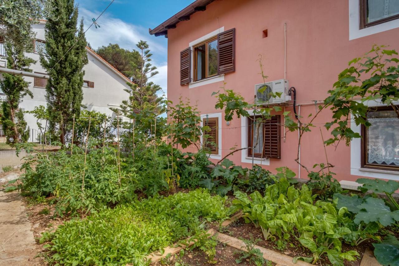 Apartments Villa Julija Mali Lošinj Екстериор снимка