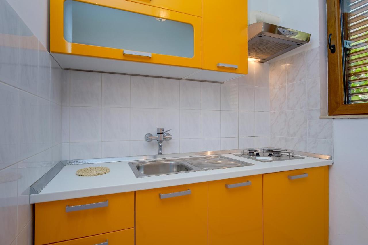 Apartments Villa Julija Mali Lošinj Екстериор снимка