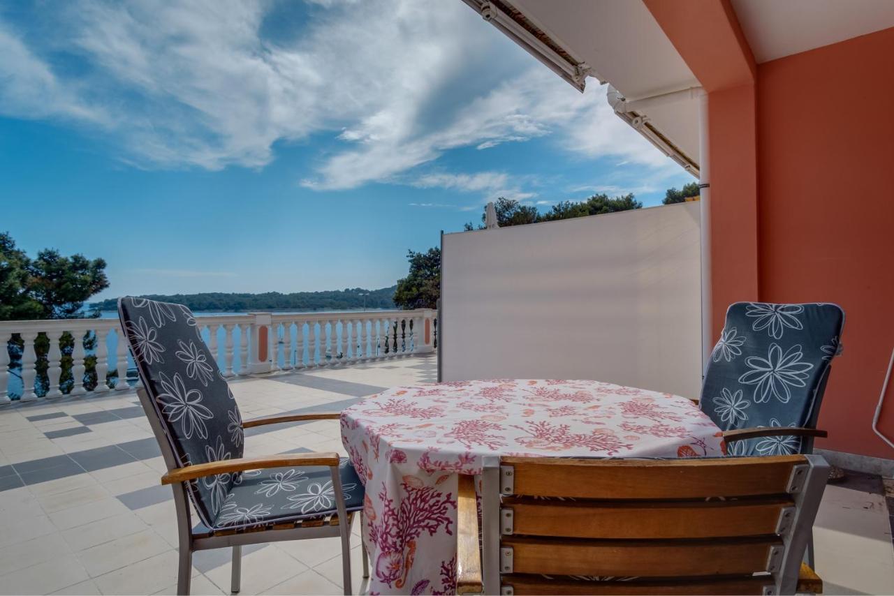 Apartments Villa Julija Mali Lošinj Екстериор снимка