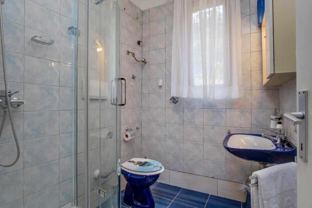 Apartments Villa Julija Mali Lošinj Екстериор снимка