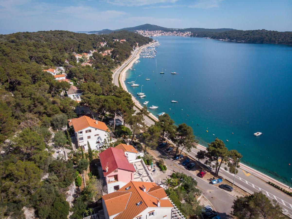 Apartments Villa Julija Mali Lošinj Екстериор снимка