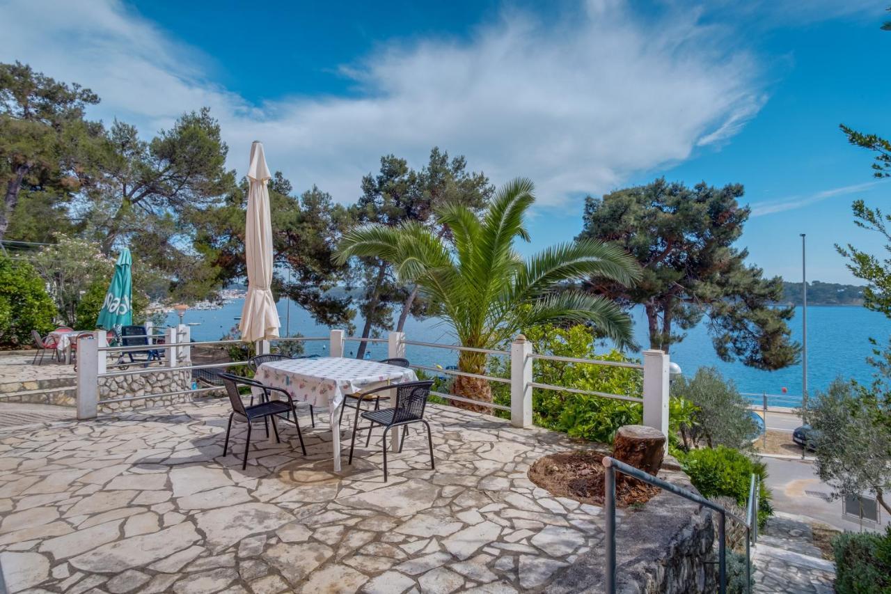 Apartments Villa Julija Mali Lošinj Екстериор снимка