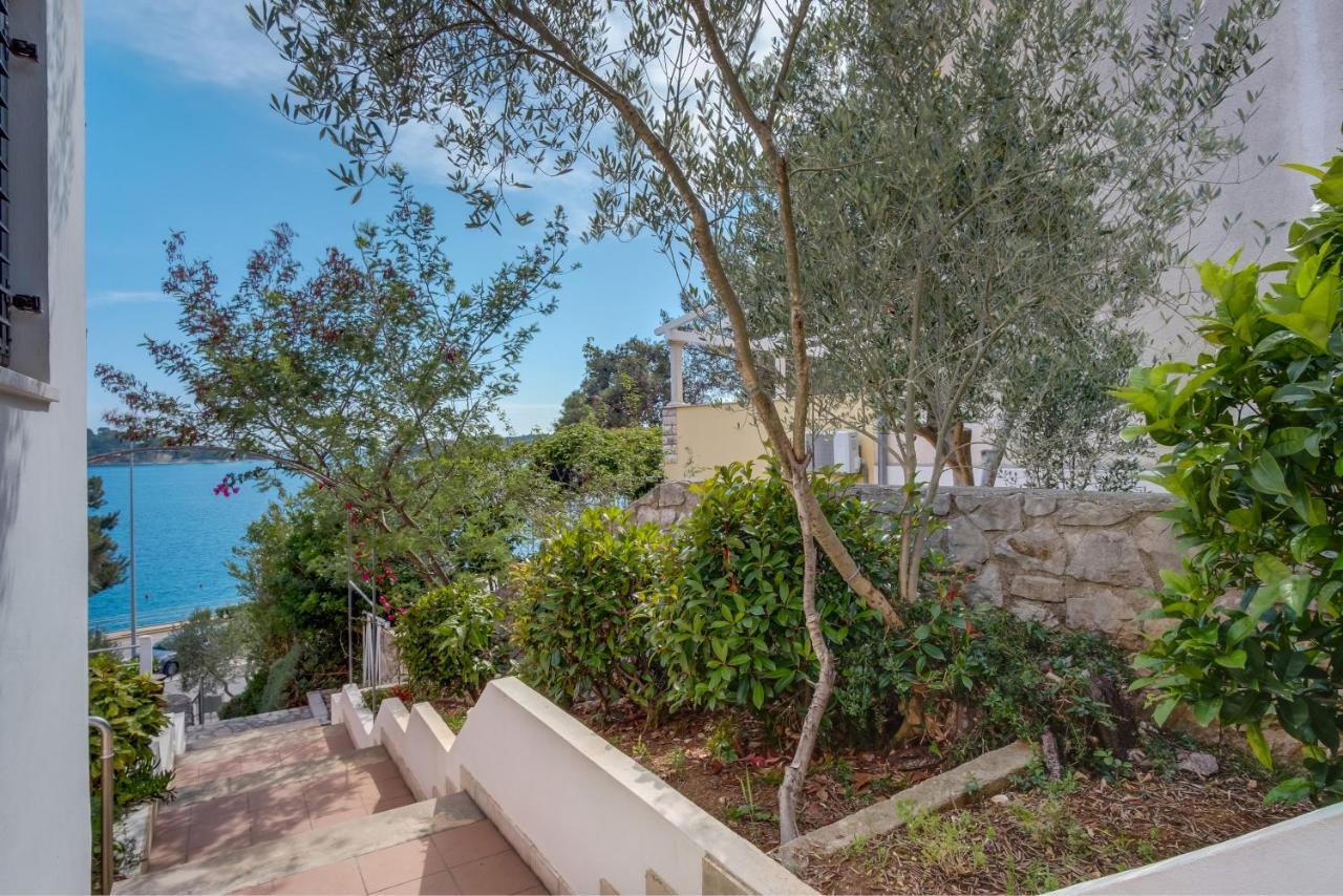 Apartments Villa Julija Mali Lošinj Екстериор снимка