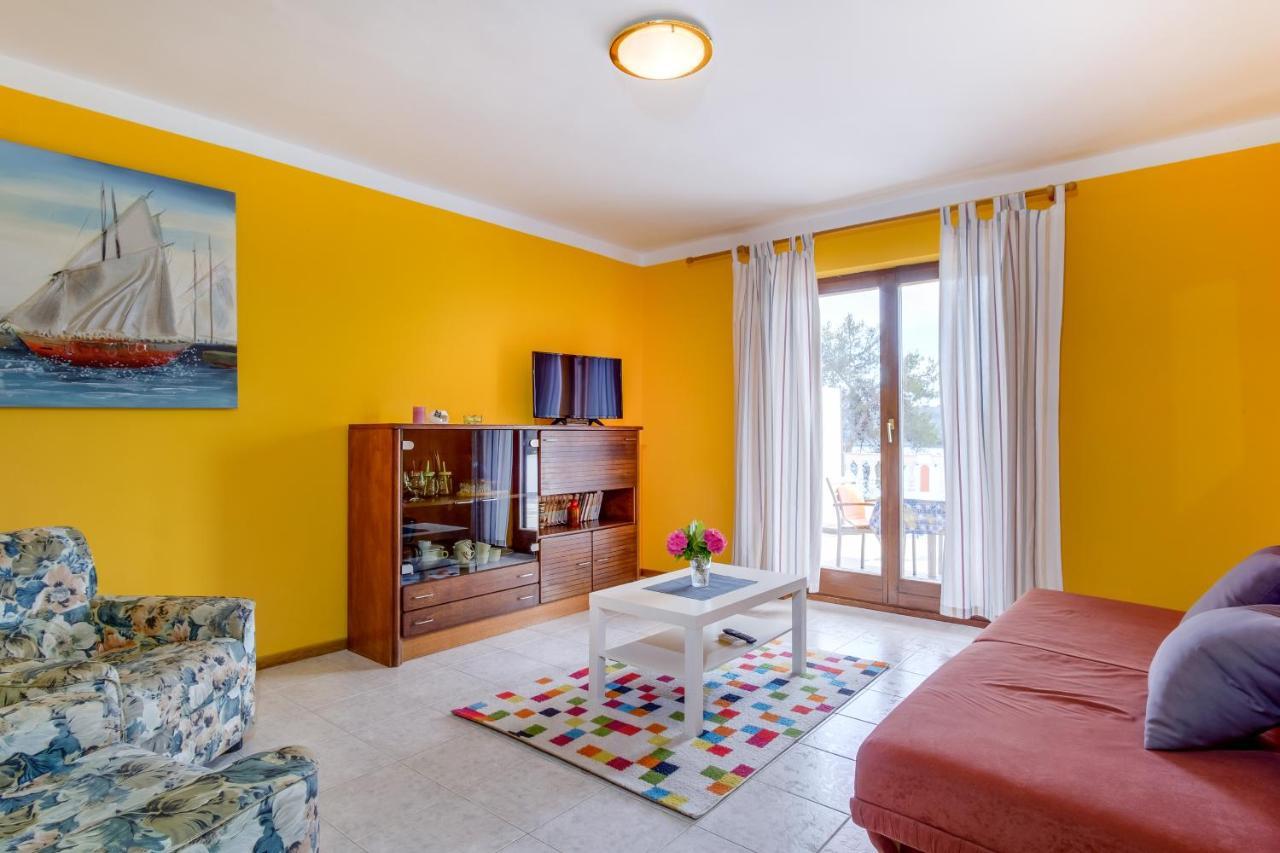 Apartments Villa Julija Mali Lošinj Екстериор снимка