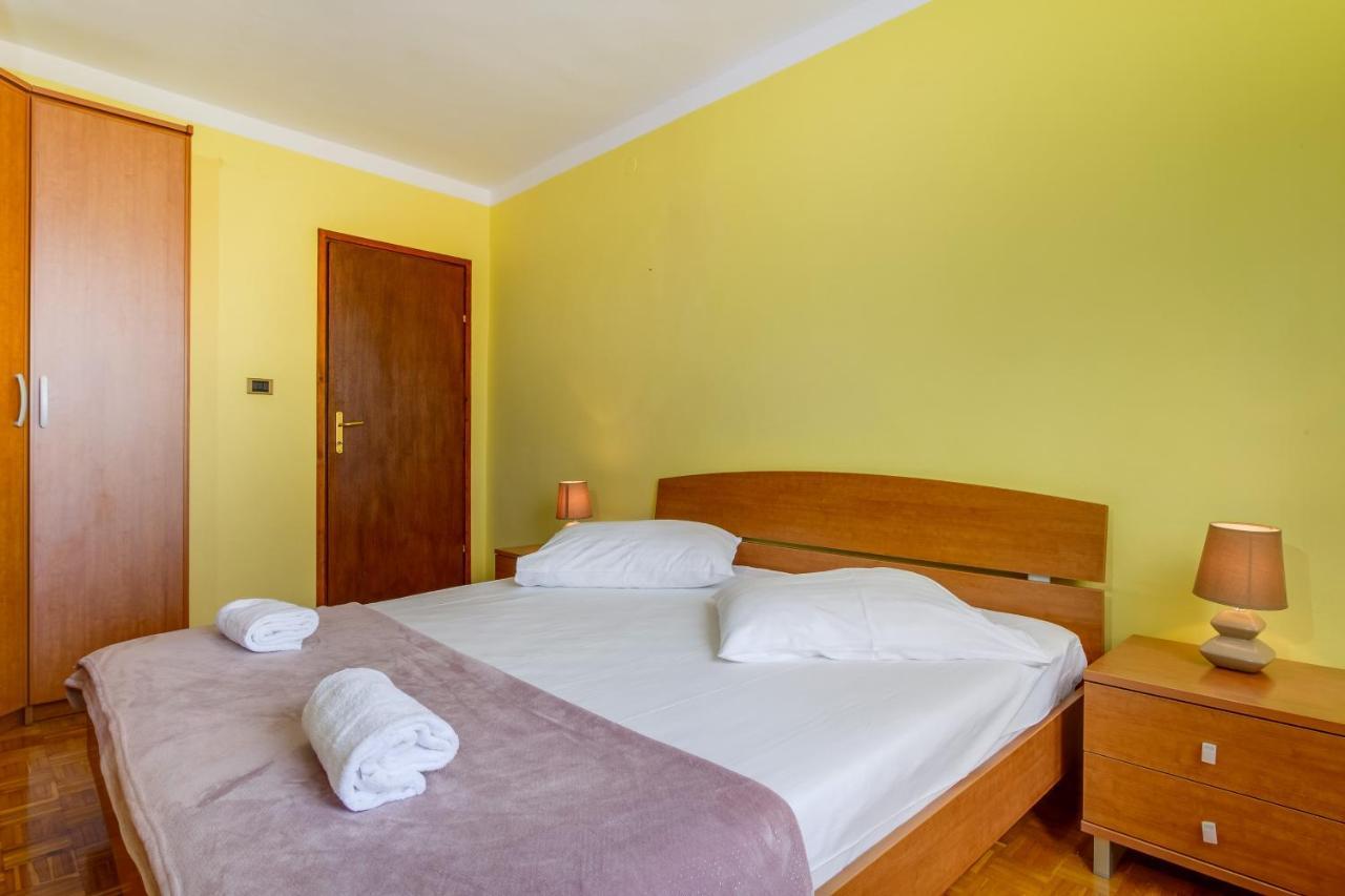 Apartments Villa Julija Mali Lošinj Екстериор снимка