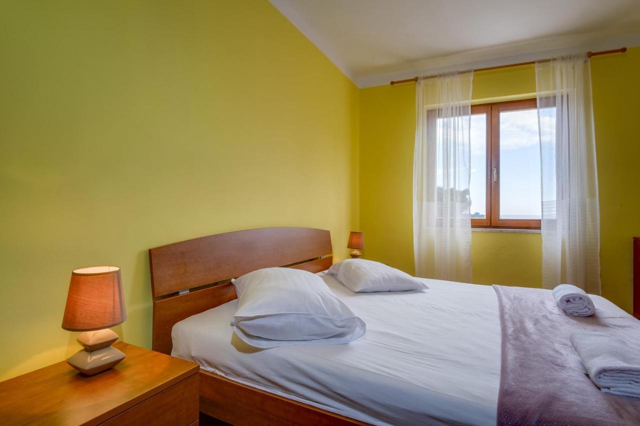 Apartments Villa Julija Mali Lošinj Екстериор снимка