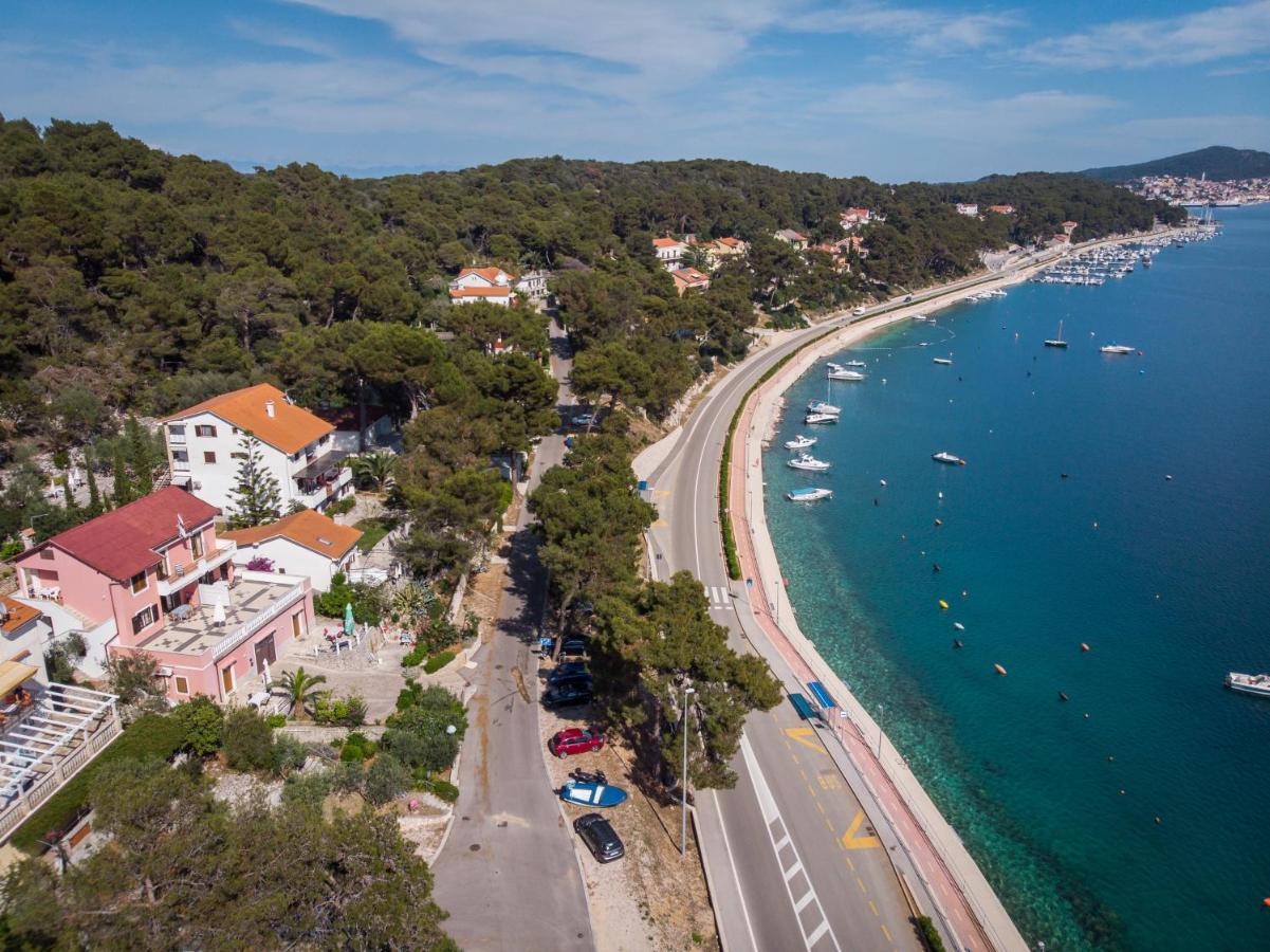 Apartments Villa Julija Mali Lošinj Екстериор снимка