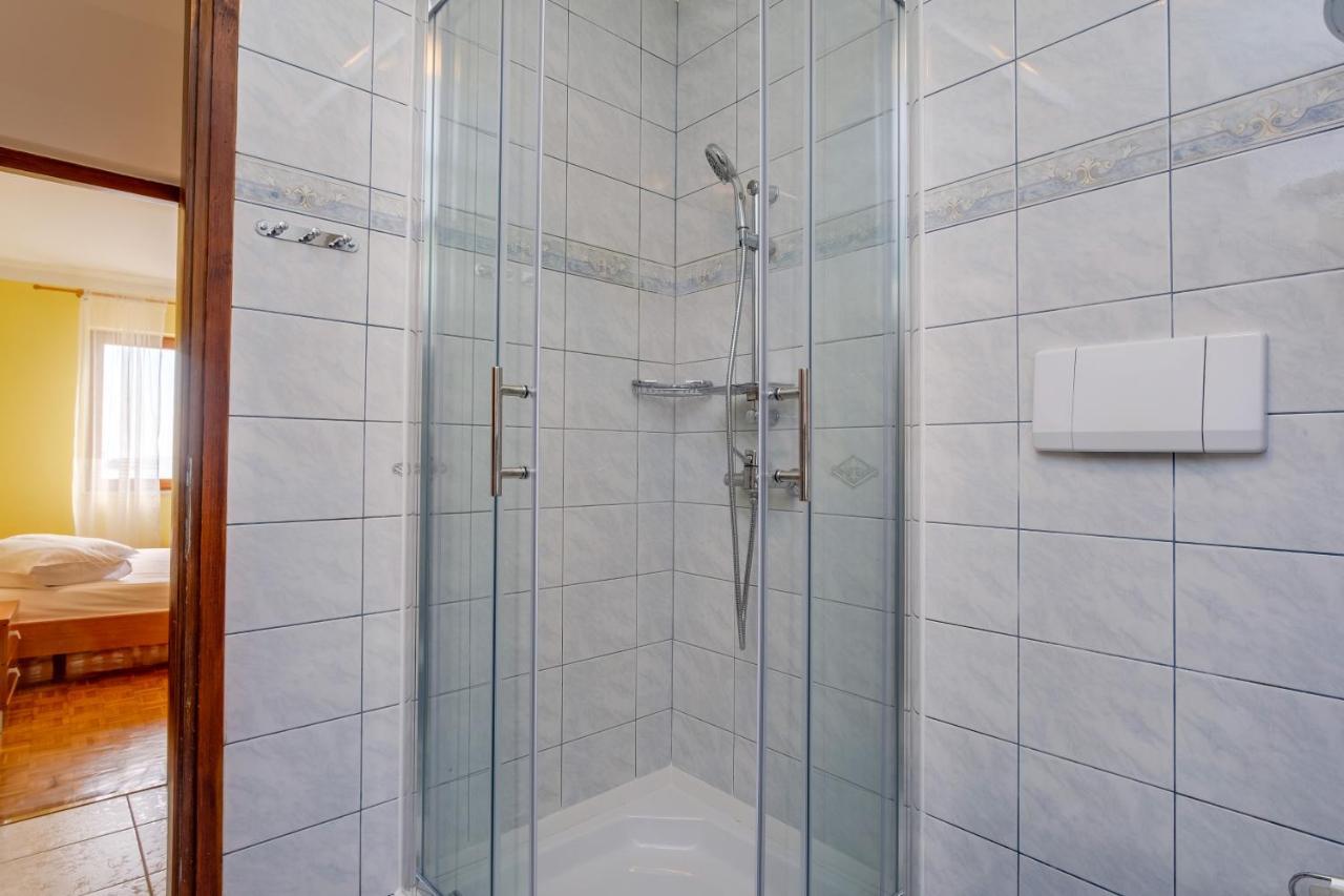 Apartments Villa Julija Mali Lošinj Екстериор снимка