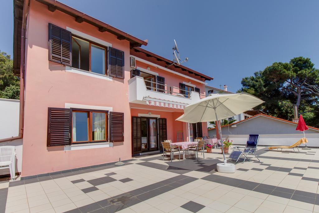 Apartments Villa Julija Mali Lošinj Стая снимка