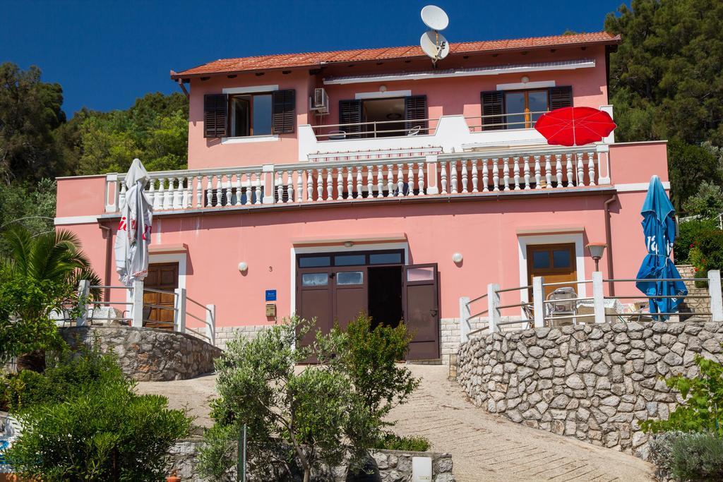 Apartments Villa Julija Mali Lošinj Екстериор снимка