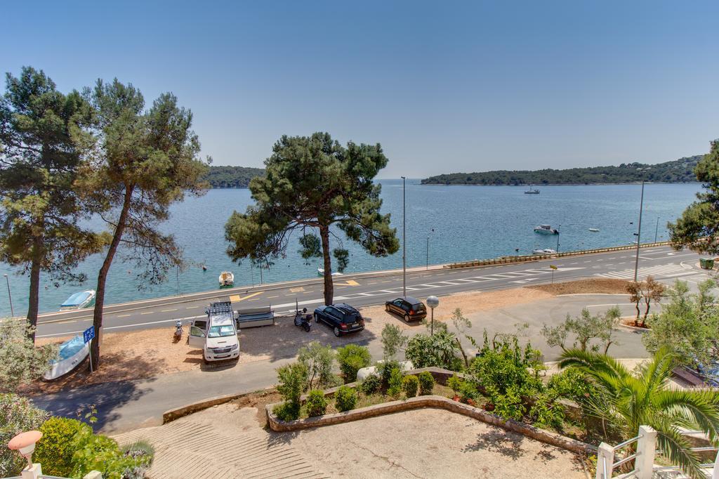 Apartments Villa Julija Mali Lošinj Екстериор снимка