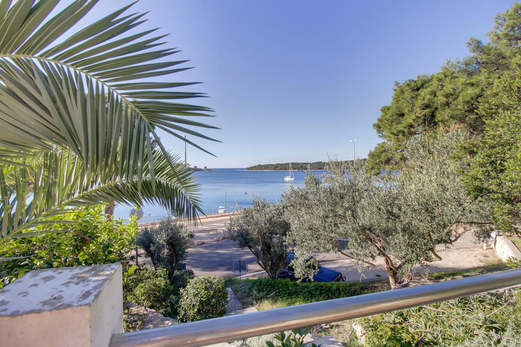 Apartments Villa Julija Mali Lošinj Екстериор снимка