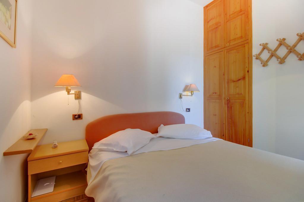 Apartments Villa Julija Mali Lošinj Стая снимка