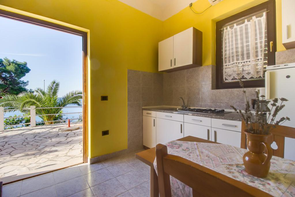 Apartments Villa Julija Mali Lošinj Стая снимка