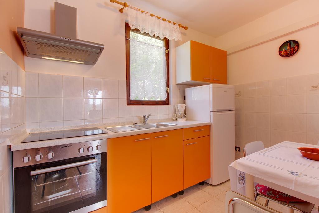 Apartments Villa Julija Mali Lošinj Стая снимка