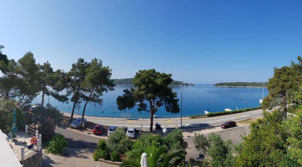 Apartments Villa Julija Mali Lošinj Екстериор снимка