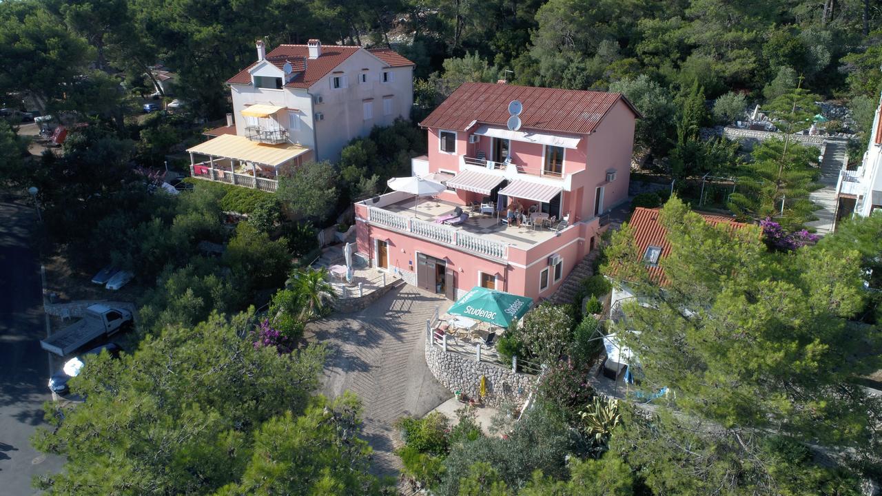 Apartments Villa Julija Mali Lošinj Екстериор снимка